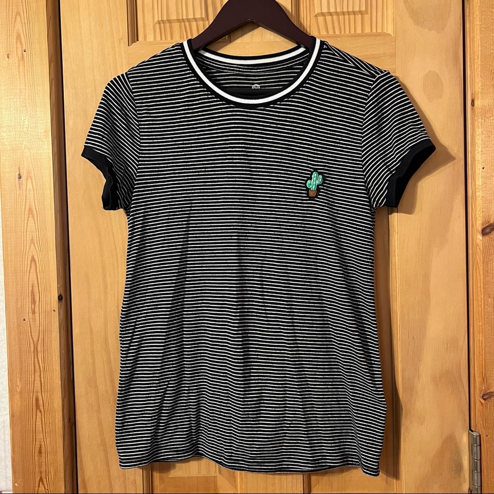 black & white striped tee w/cactus patch